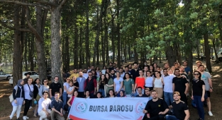 Bursa Barosu stajyer avukatları piknikte buluştu