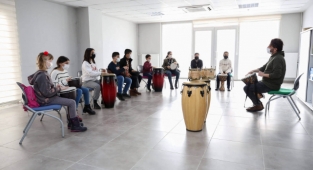 Nilüfer'de sanat ve kodlama atölyeleri başladı.