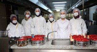 Atlas köyü çileğinden yapılan reçeller satışa çıktı