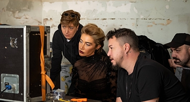 Sıla yeni klibini Mahsa Amini'ye ithaf etti