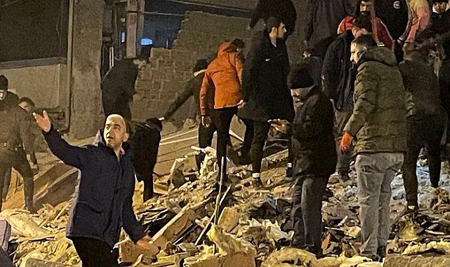 SON DAKİKA: Gaziantep ve Kahramanmaraş'taki korkutan deprem sonrası uzman isim canlı yayında duyurdu! '1999 İzmit depremine benzer maalesef yıkımlar olacak'