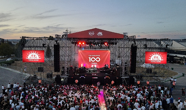 15 Bin Tofaş Çalışanı ve Ailesi  Cumhuriyet'in 100'üncü Yılını Kutladı