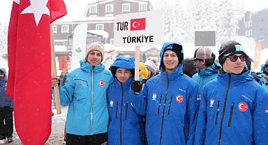 Bursa'da genç kayakçılar piste çıktı