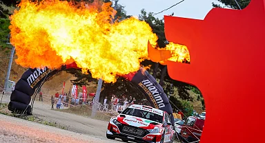 Kerem Kazaz şampiyona liderliğini sürdürdü