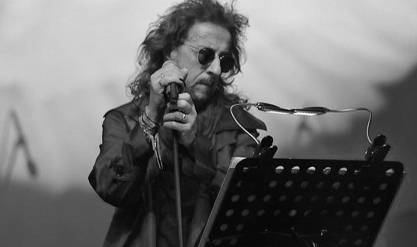 Giderken Bıraktığın Asmalar Üzüm Olmuş… 