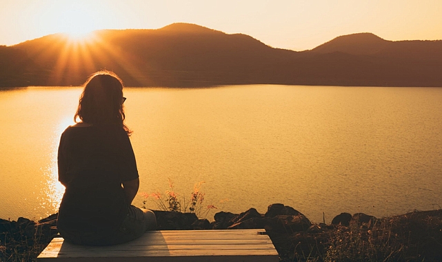 Yalnızlığın senfonisi çalıyorken …